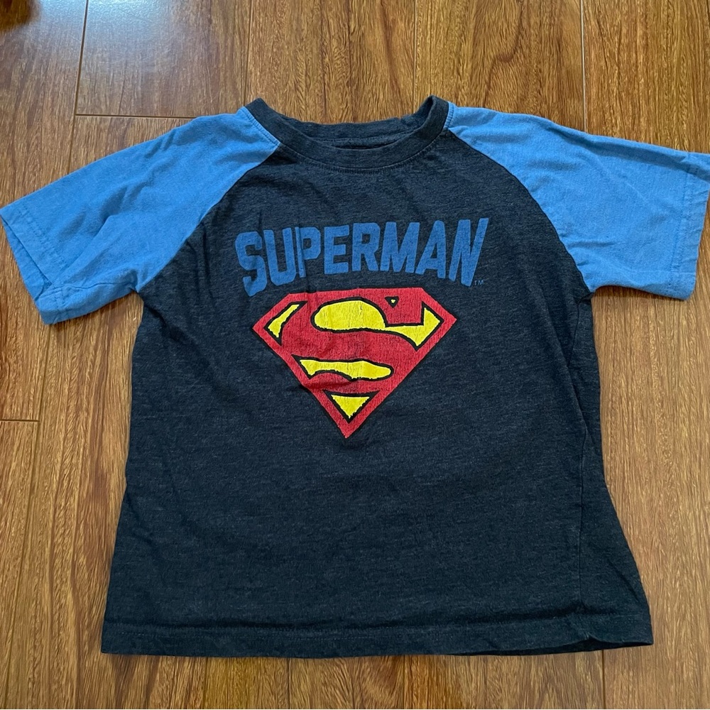 4/$13 Superman Shirt - Size 7